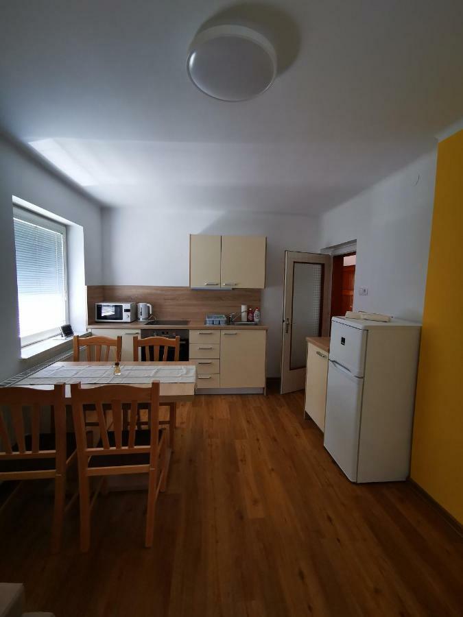 Apartmaji Tomsic Мойстрана Екстер'єр фото