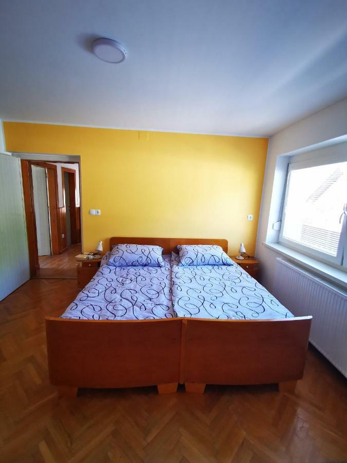 Apartmaji Tomsic Мойстрана Екстер'єр фото